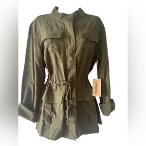 NWT. BEARPAW Woman’s Utility Jacket